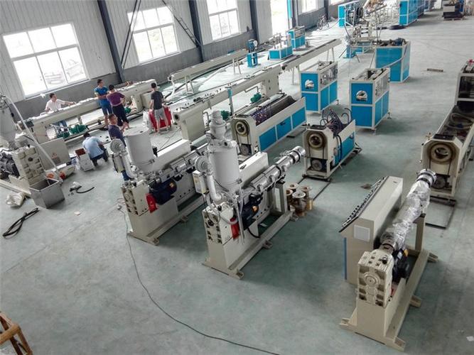 生產(chǎn)塑料管設備廠家天信泰塑機塑料管設備